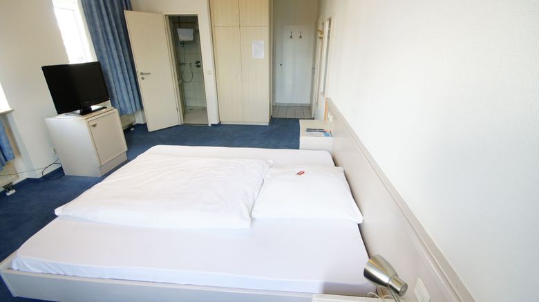 <b>Hotel Neuwirtshaus Room</b>. Images powered by <a href="https://www.leonardoworldwide.com/" title="Leonardo Worldwide" target="_blank">Leonardo</a>.