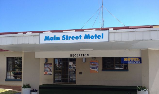Main Street Motel Exterior