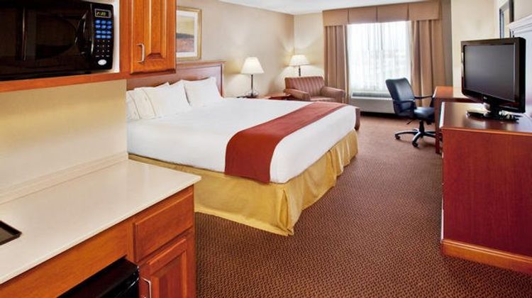 Holiday Inn Express Sheldon Room