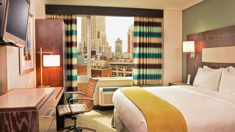 Holiday Inn Express Times Square South Room