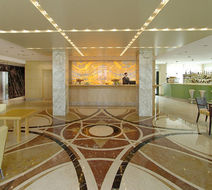 TOP Hotel Tiffany Lobby