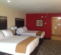 Holiday Inn Express & Suites Augusta Room
