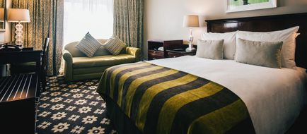 Hemingways Hotel Room