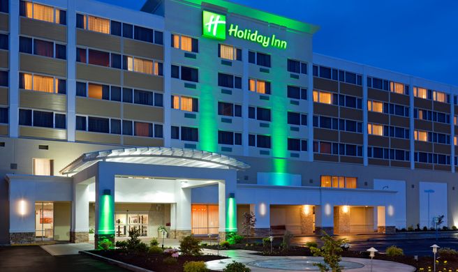 Holiday Inn Clark-Newark Exterior