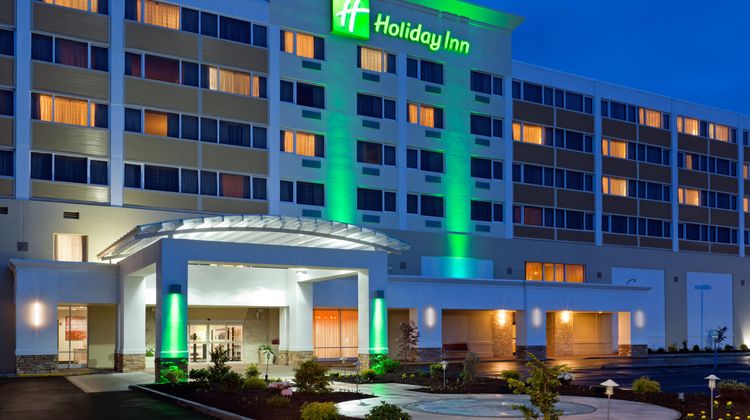 Holiday Inn Clark-Newark Exterior
