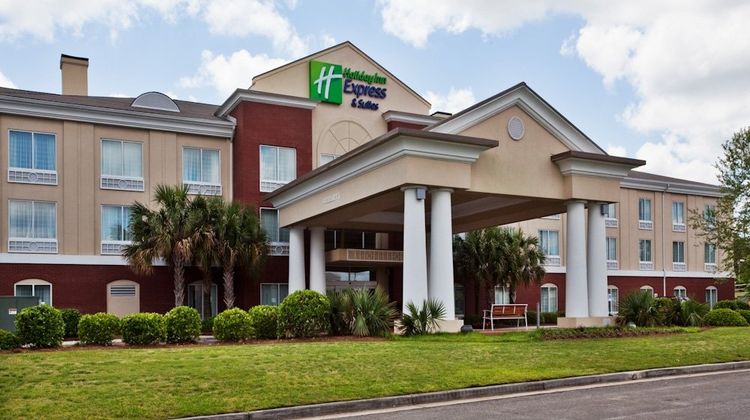 Holiday Inn Express & Suites Dublin Exterior