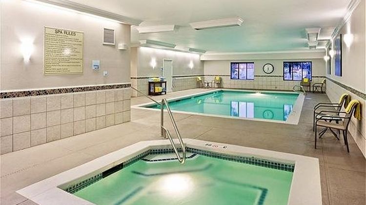 Holiday Inn Express Hotel & Suites Pool