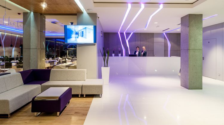 Hotel Invite Lobby