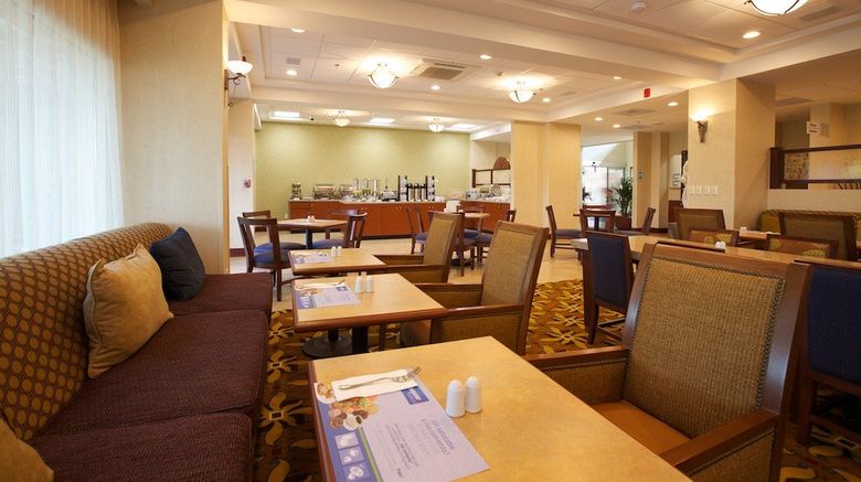 <b>Holiday Inn Express Cuernavaca Lobby</b>. Images powered by <a href="https://www.leonardoworldwide.com/" title="Leonardo Worldwide" target="_blank">Leonardo</a>.