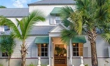 Sweetfield Manor Historic Inn & B&B
