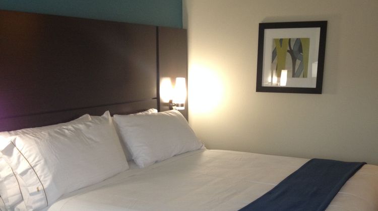 Holiday Inn Express Montgomery East I-85 Room