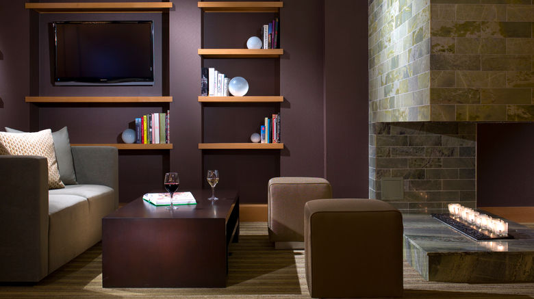 <b>Loews Chicago O'Hare Hotel Recreation</b>. Images powered by <a href="https://www.leonardoworldwide.com/" title="Leonardo Worldwide" target="_blank">Leonardo</a>.