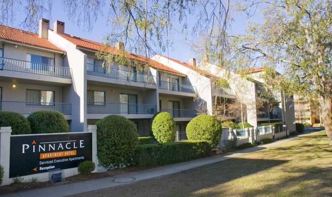 Pinnacle Apartments Exterior