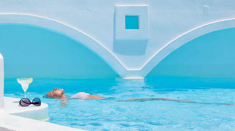 <b>On The Rocks Santorini Pool</b>. Images powered by <a href="https://www.leonardoworldwide.com/" title="Leonardo Worldwide" target="_blank">Leonardo</a>.