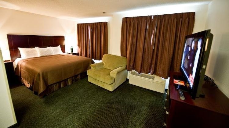 Greystone Inn & Suites Room
