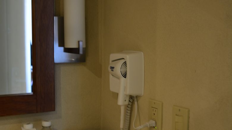 <b>Holiday Inn Express Cabo San Lucas Room</b>. Images powered by <a href="https://www.leonardoworldwide.com/" title="Leonardo Worldwide" target="_blank">Leonardo</a>.