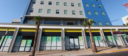 One La Paz Exterior
