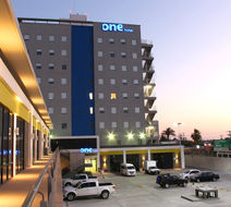 One La Paz Exterior