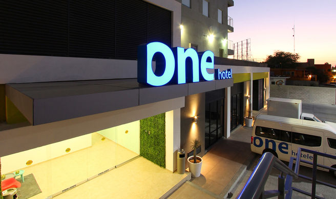 One La Paz Exterior