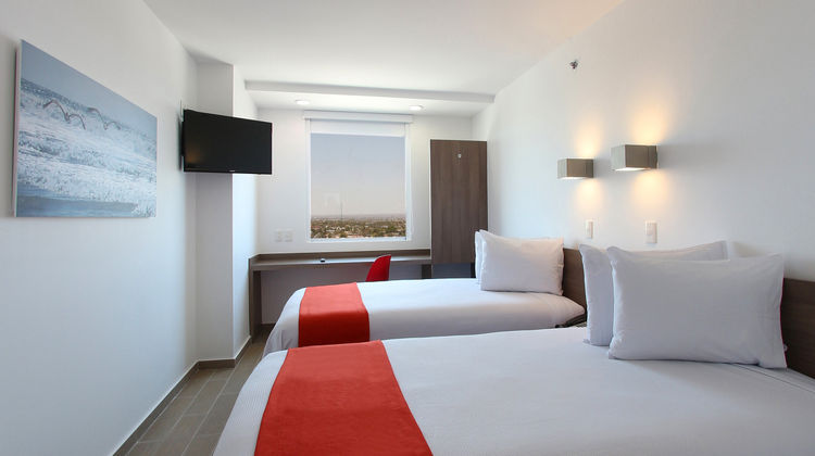 One La Paz Room