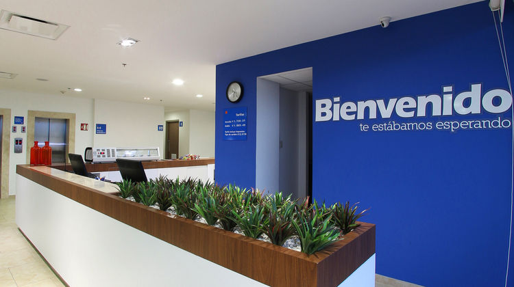 One La Paz Lobby