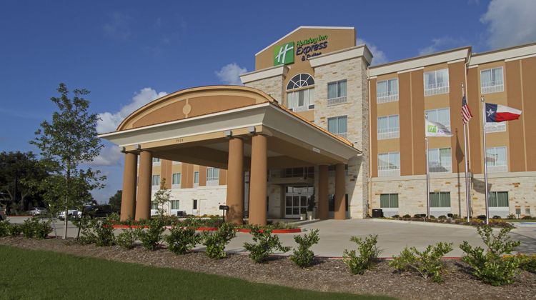 Holiday Inn Express & Suites Baytown Exterior