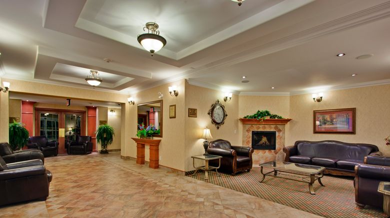 <b>Holiday Inn Express Hotel & Suites Lobby</b>. Images powered by <a href="https://www.leonardoworldwide.com/" title="Leonardo Worldwide" target="_blank">Leonardo</a>.