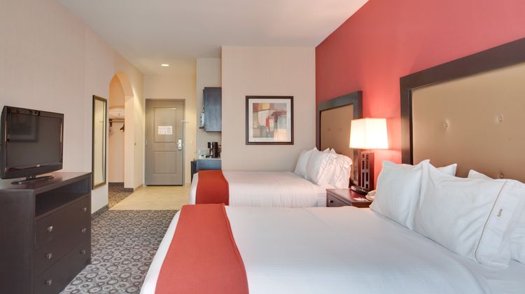 Holiday Inn Express Hotel & Suites Room