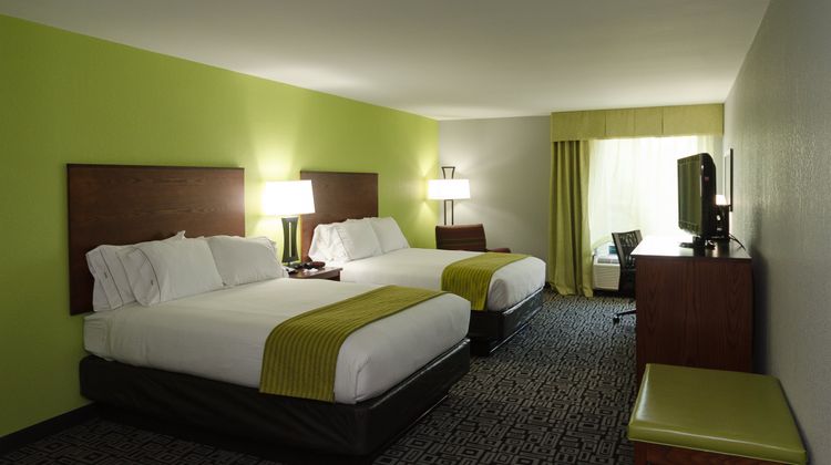 Holiday Inn Express Hickory Mart Room