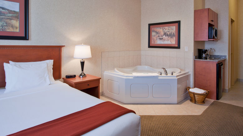 <b>Holiday Inn Express Hotel & Suites Suite</b>. Images powered by <a href="https://www.leonardoworldwide.com/" title="Leonardo Worldwide" target="_blank">Leonardo</a>.
