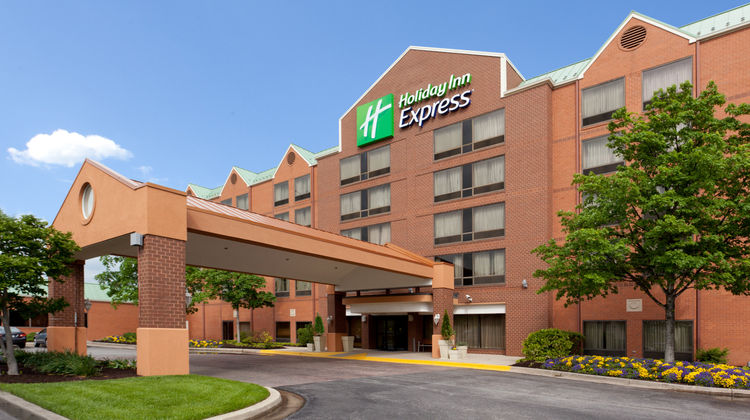 Holiday Inn Express BWI Airport Exterior