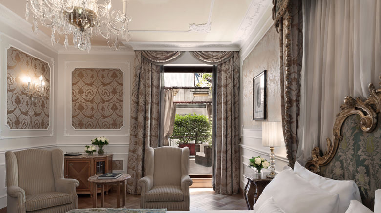 <b>Carlton Hotel Milan Suite</b>. Images powered by <a href="https://leonardo.com/" title="Leonardo Worldwide" target="_blank">Leonardo</a>.