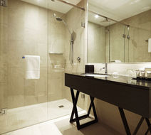 Burbury Hotel Room