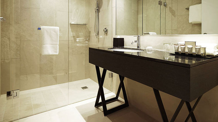Burbury Hotel Room