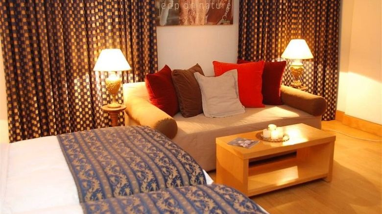 <b>Le Palace Art Hotel Room</b>. Images powered by <a href="https://www.leonardoworldwide.com/" title="Leonardo Worldwide" target="_blank">Leonardo</a>.