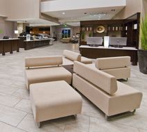 Holiday Inn Austin Airport Lobby