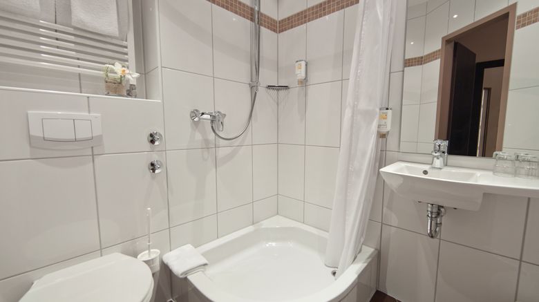 <b>Hotel Terminus Room</b>. Images powered by <a href="https://www.leonardoworldwide.com/" title="Leonardo Worldwide" target="_blank">Leonardo</a>.