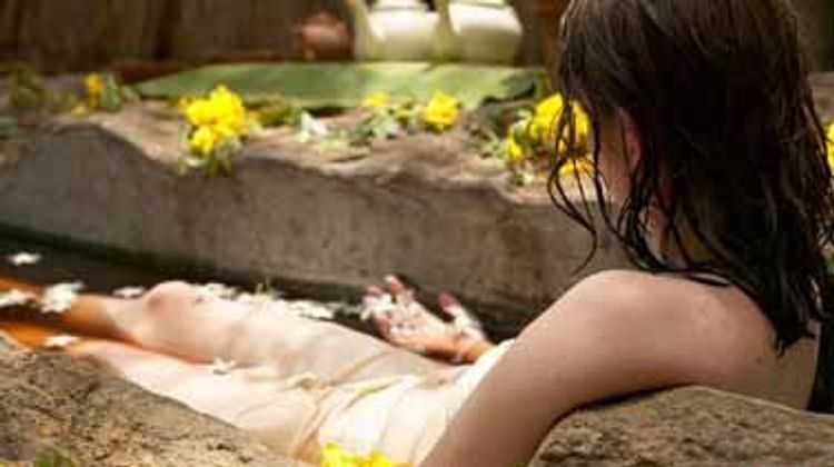 Amaya Lake Spa