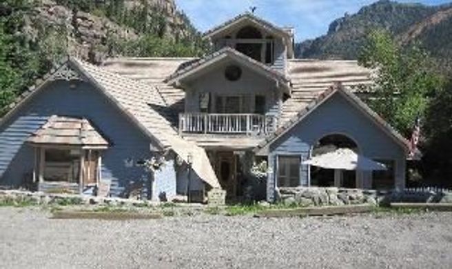 Black Bear Manor Exterior