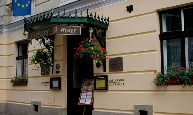 Elektor Hotel Exterior