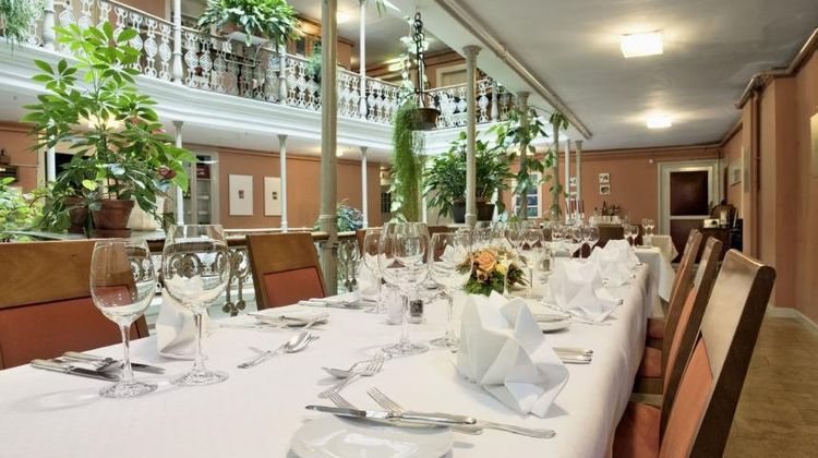 Blume Hotel Restaurant