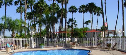 Victoria Palms Inn & Suites Exterior
