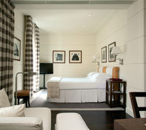 Gallery Hotel Art Room