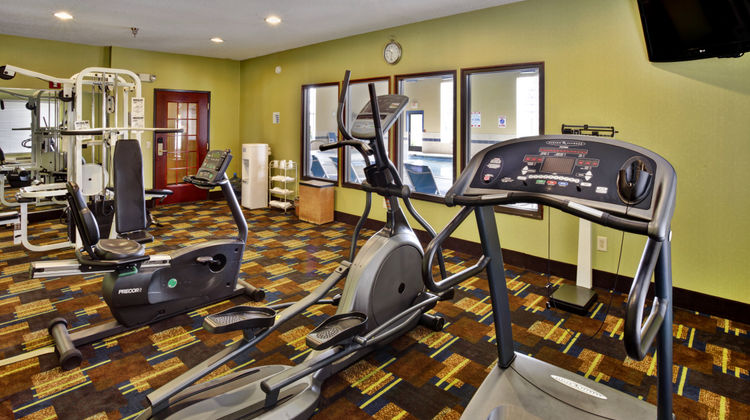 Holiday Inn Express & Suites Woodhaven Health Club