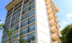 Courtleigh Hotel & Suites