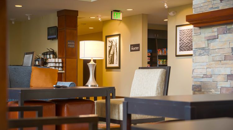 Staybridge Suites Denver-Stapleton Lobby