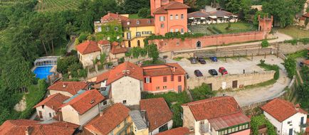 Castello Rosso Exterior