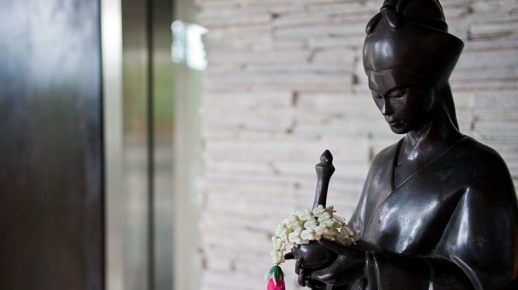 Maduzi Hotel Bangkok Lobby