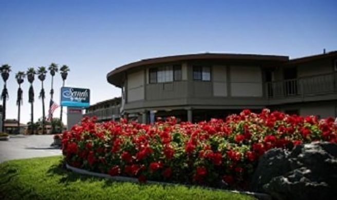 Sands Motel Exterior