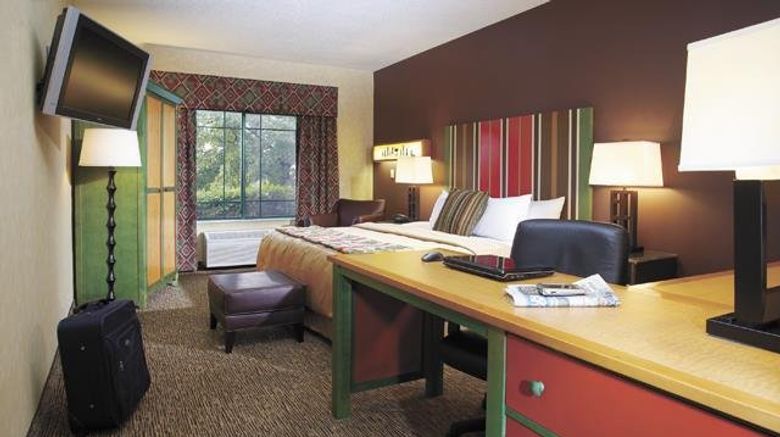 <b>Wildwood Lodge Room</b>. Images powered by <a href="https://www.leonardoworldwide.com/" title="Leonardo Worldwide" target="_blank">Leonardo</a>.